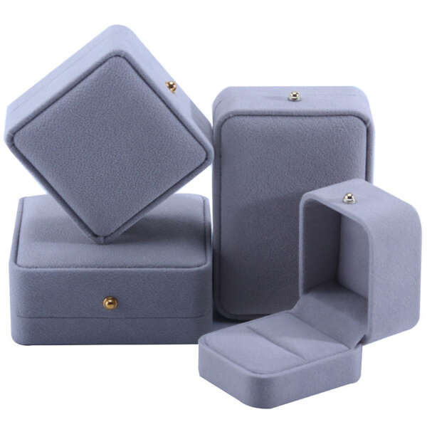 Wholesale jewelry packaging box with fitted insert