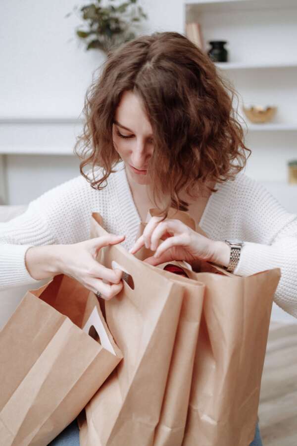 custom kraft paper bag with die cut handle and logo print view 3
