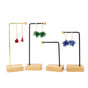 Hot-Selling Custom Fashion Jewelry Stud Earrings Display Solid Wood L-Shaped Metal Stud Earrings Three-Piece Set