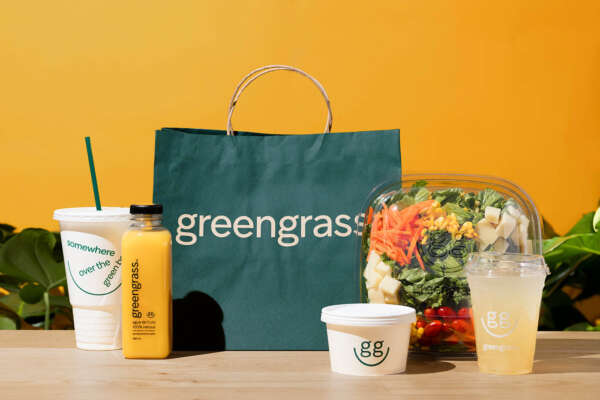 recycled boutique restaurant paper bag with custom logo printing view 3