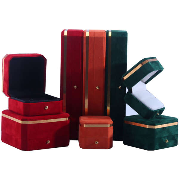 Factory wholesale jewelry box with fitted bridal insert