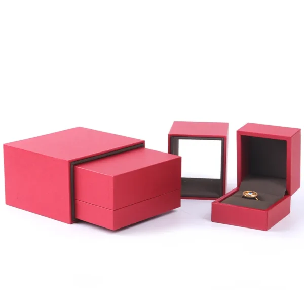 Necklace jewelry case with layered storage layout