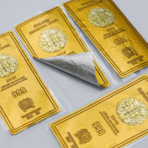 Custom Adhesive Aluminum Metal Bottle Sticker 3D Metallic Labels Gold Foil Embossed Sticker Champagne Wine Label